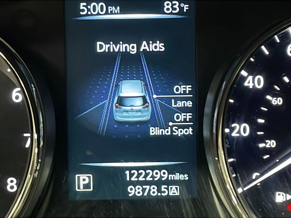Used 2015 Silver Nissan SV image 13