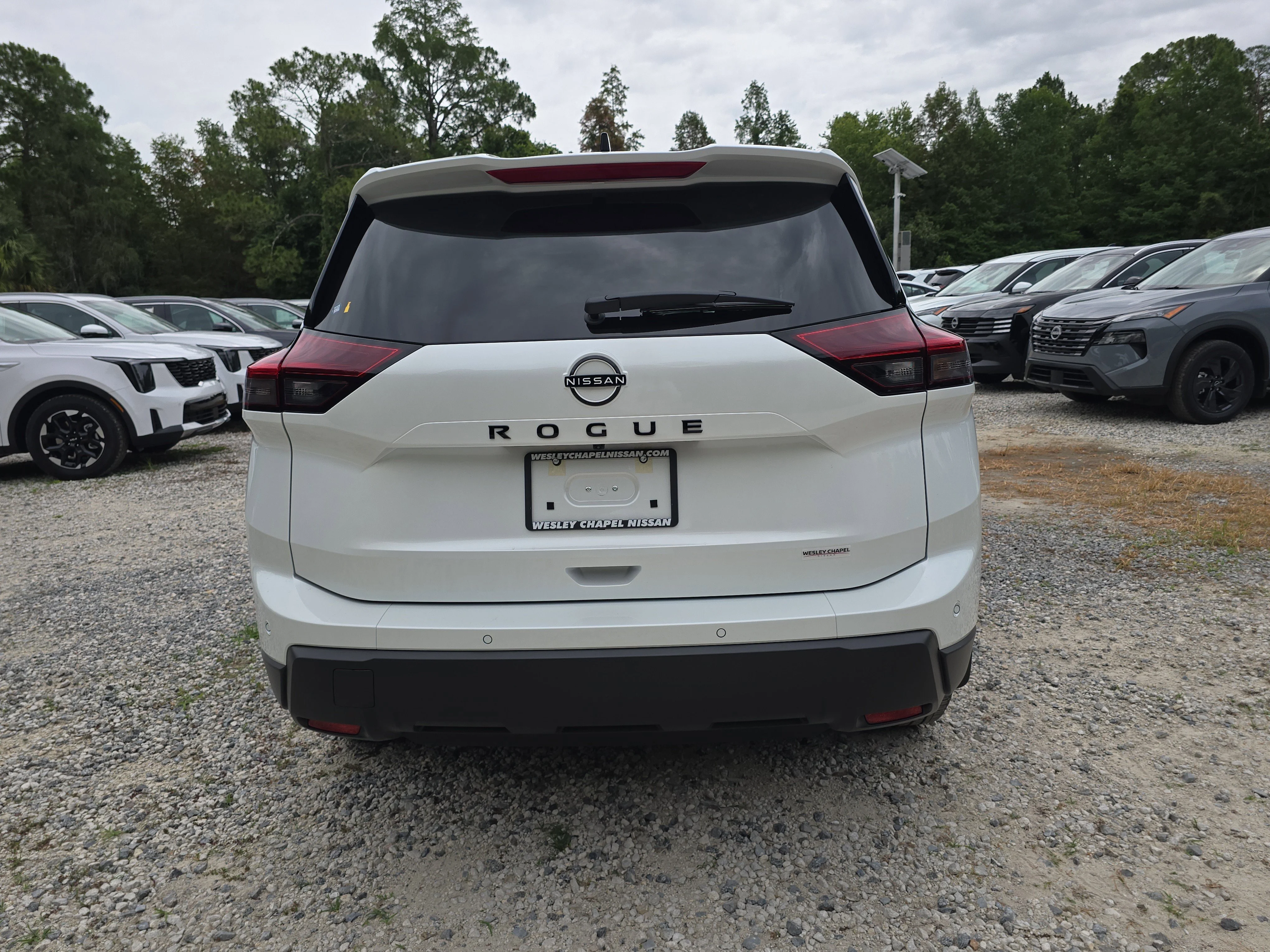 New 2026 Everest White Pearl TriCoat Nissan Dark Armor™ image 7
