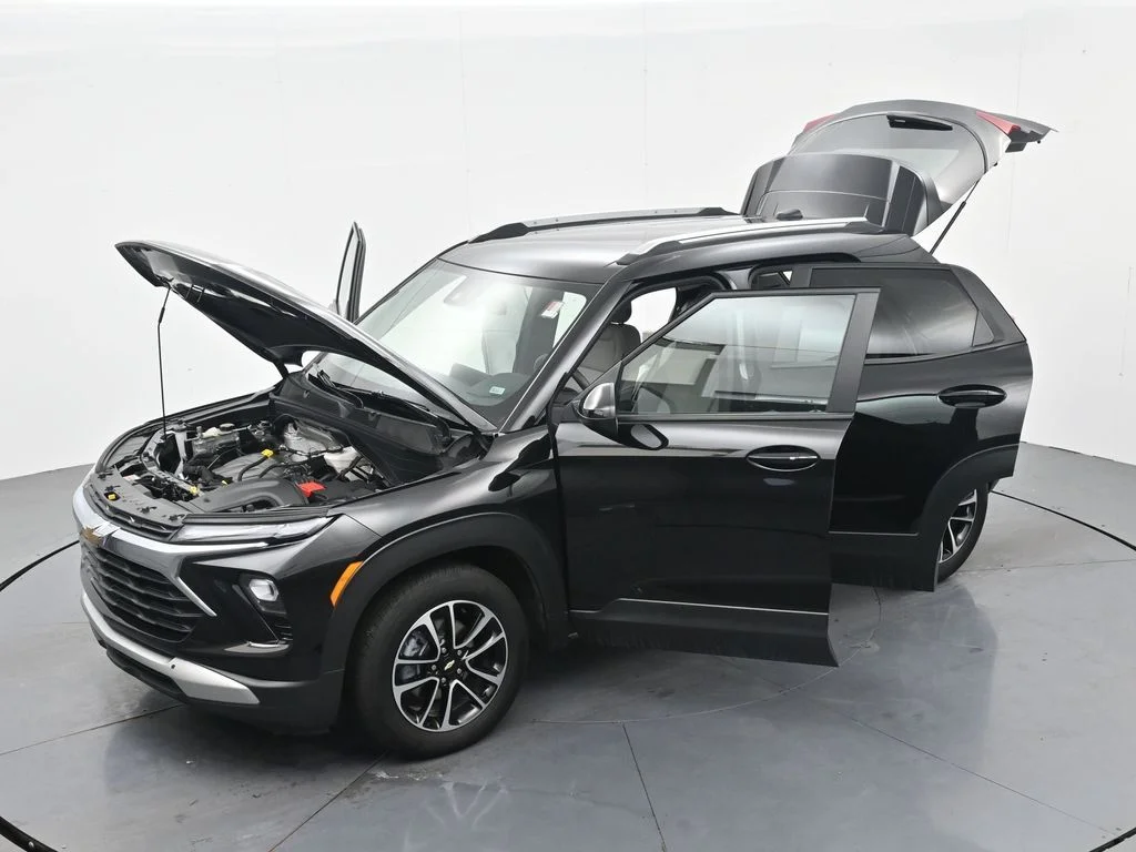 Used 2025 Black Chevrolet LT image 47