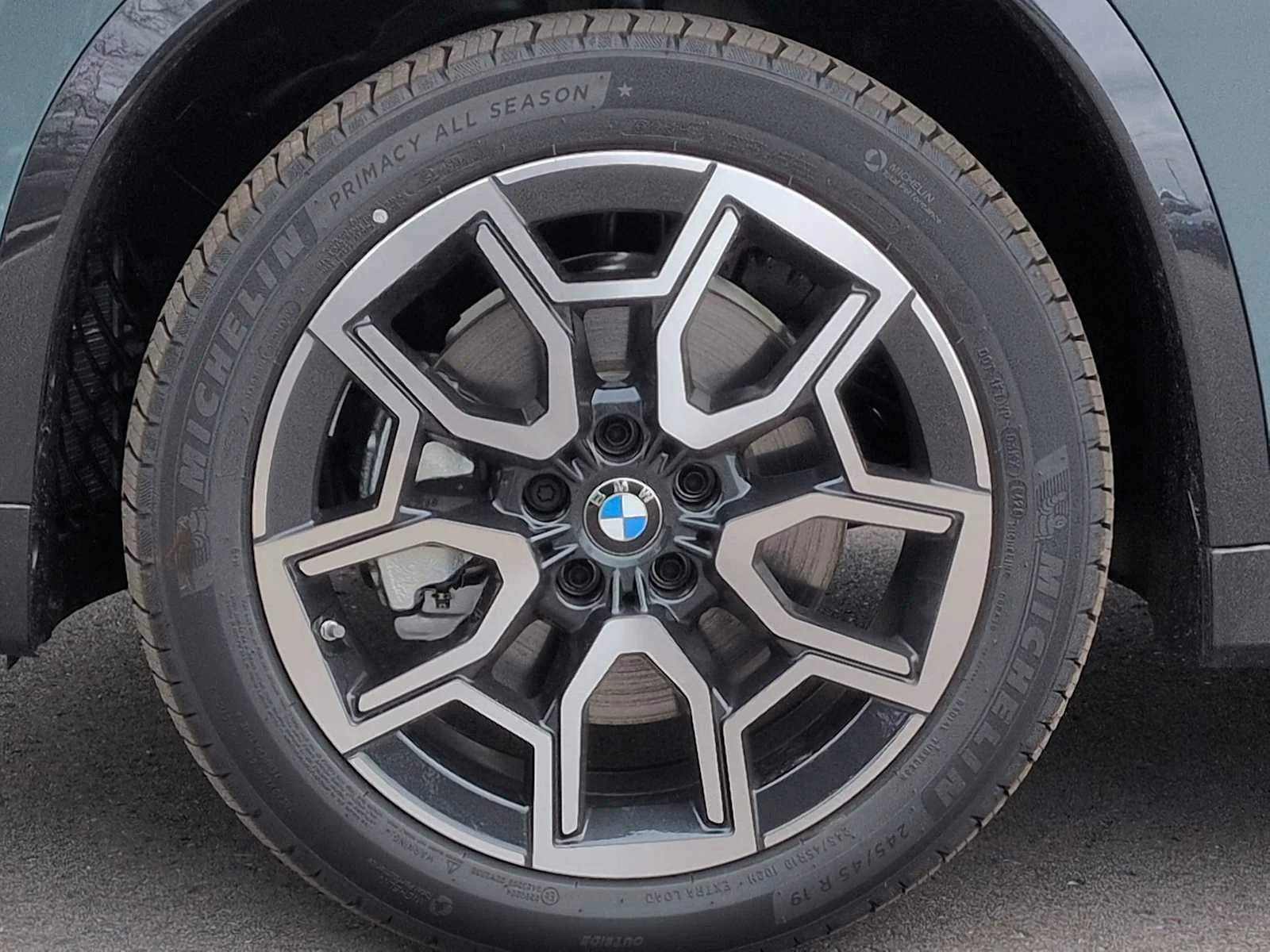 New 2026 Cape York Green Metallic BMW xDrive28i image 13
