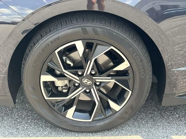Used 2025 Blue Hyundai SEL image 39