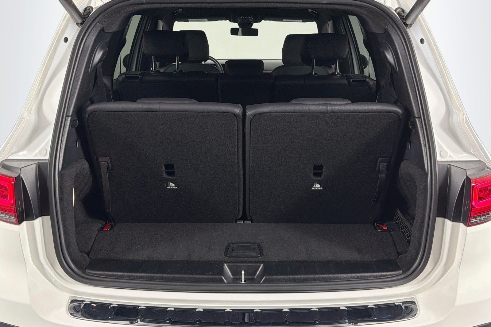 Used 2023 Polar White Mercedes-Benz 250 image 22