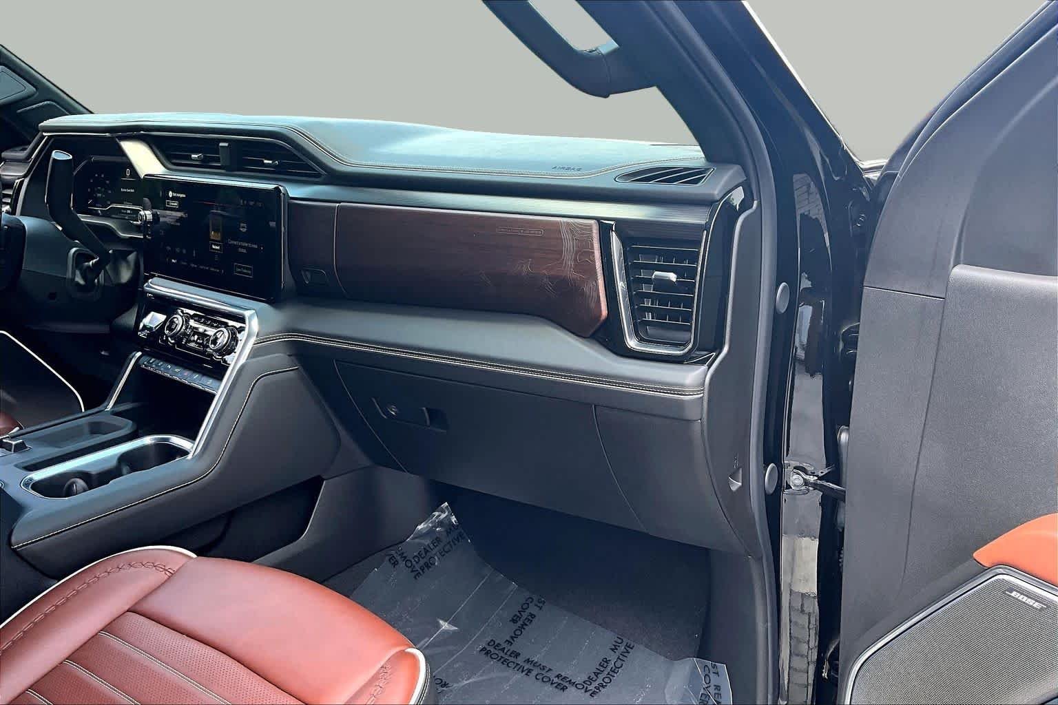 Used 2025 Onyx Black GMC Denali Ultimate image 18