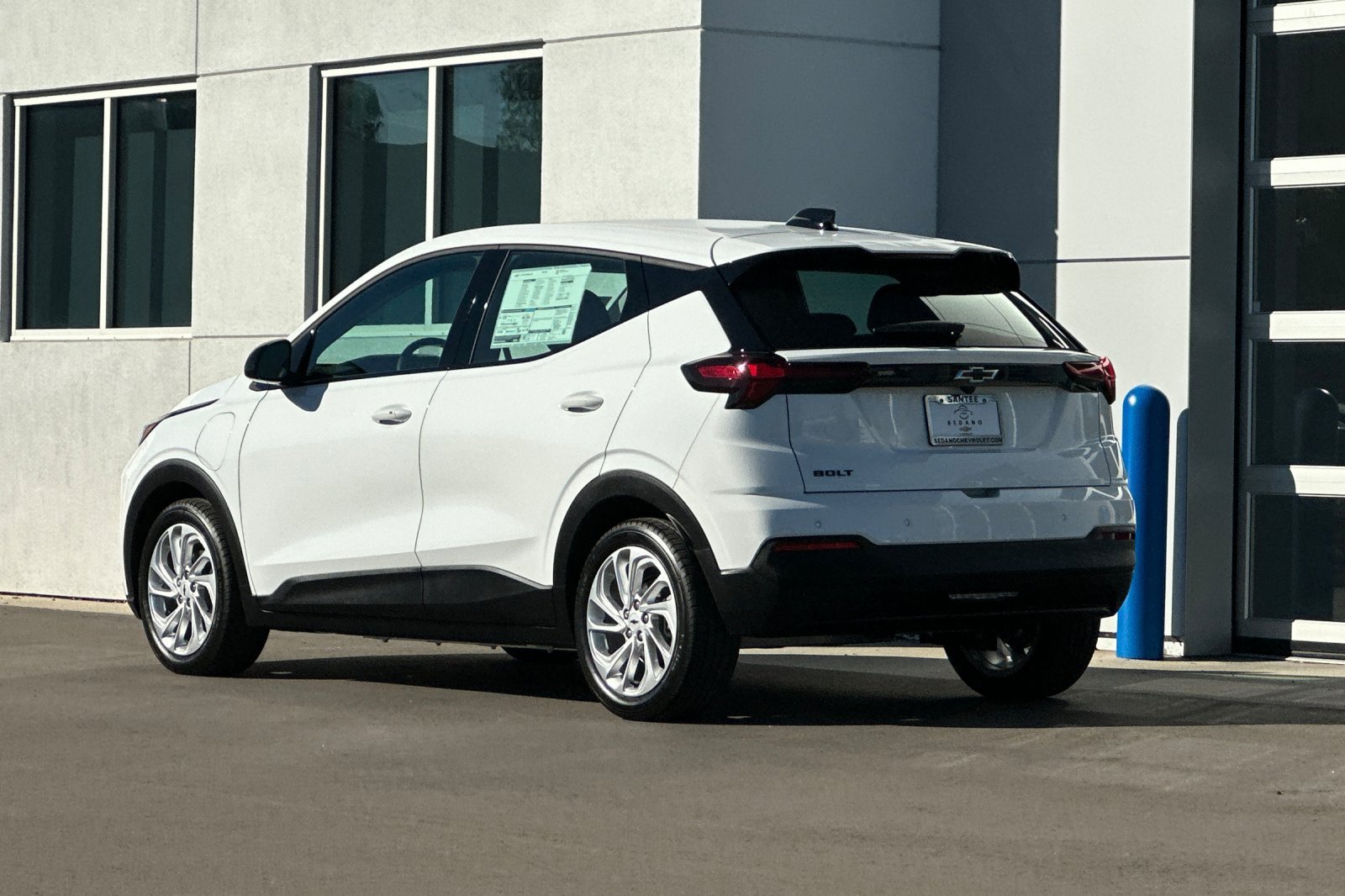 2027 Chevrolet Bolt LT - Photo 6