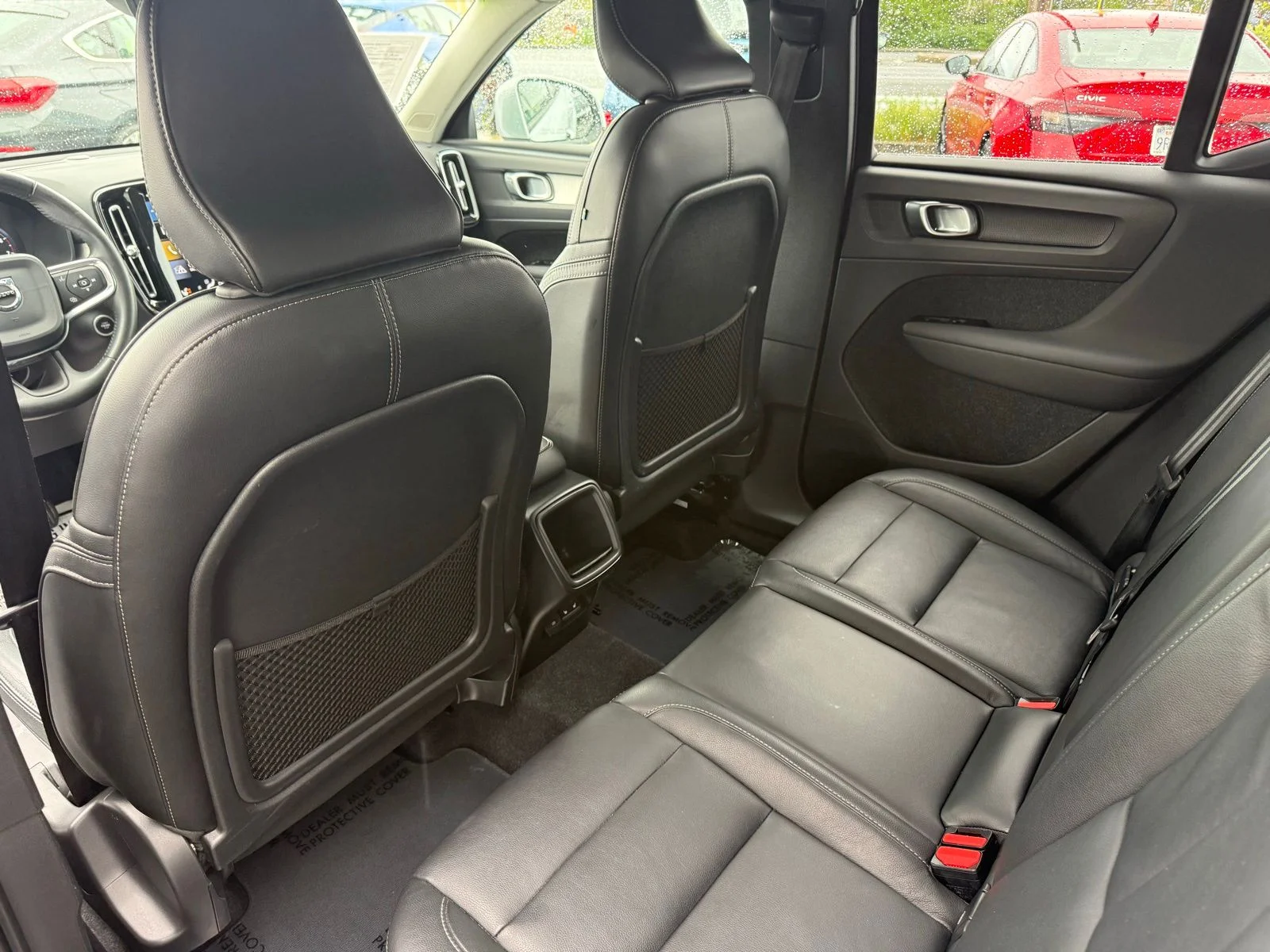 Used 2021  Volvo Momentum image 24