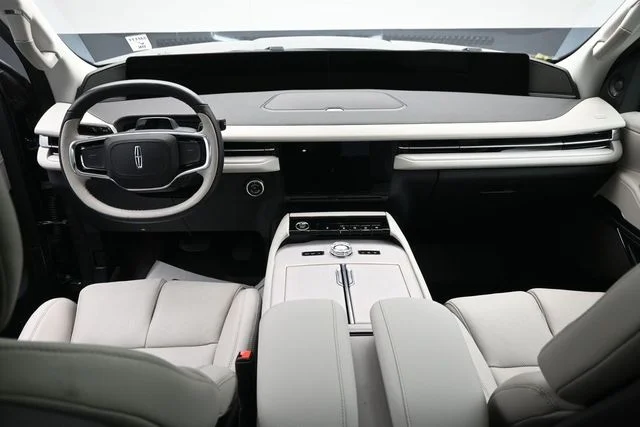 Used 2025 Blue Lincoln Reserve image 24