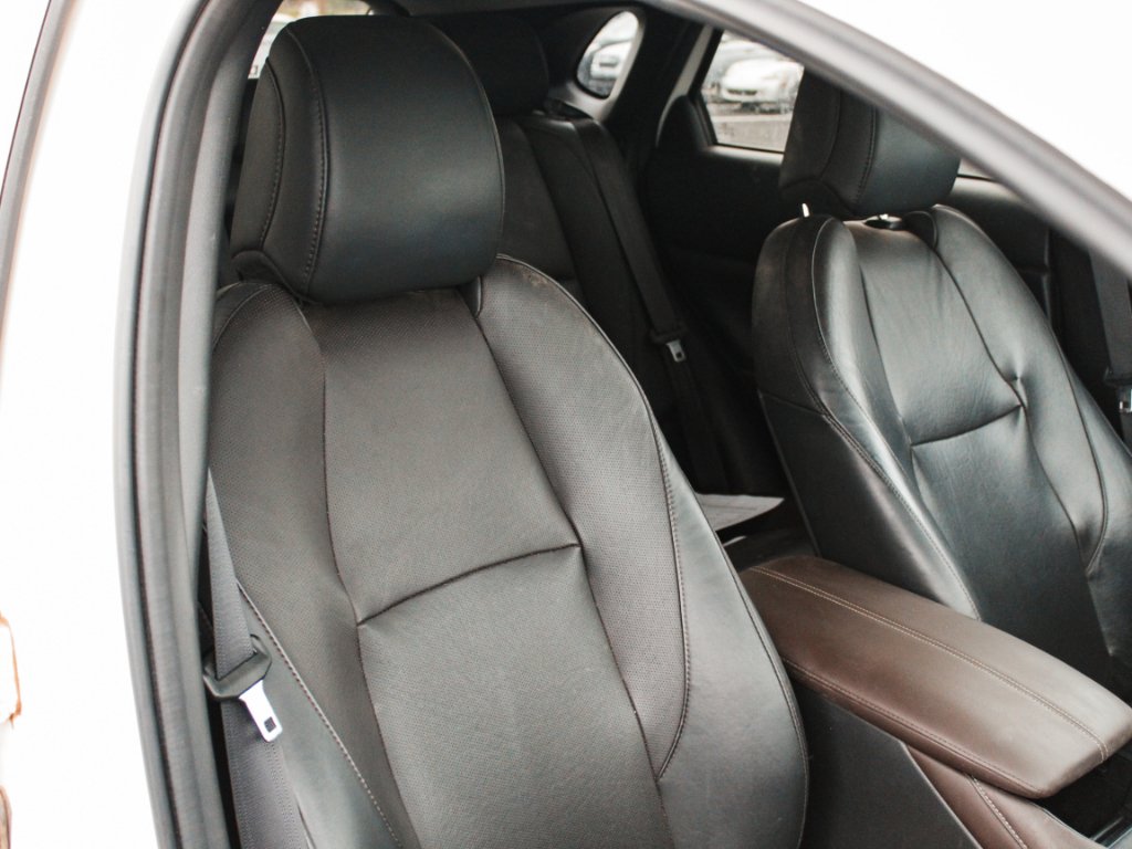 Used 2020 Snowflake White Pearl Mica Mazda Premium Package image 27