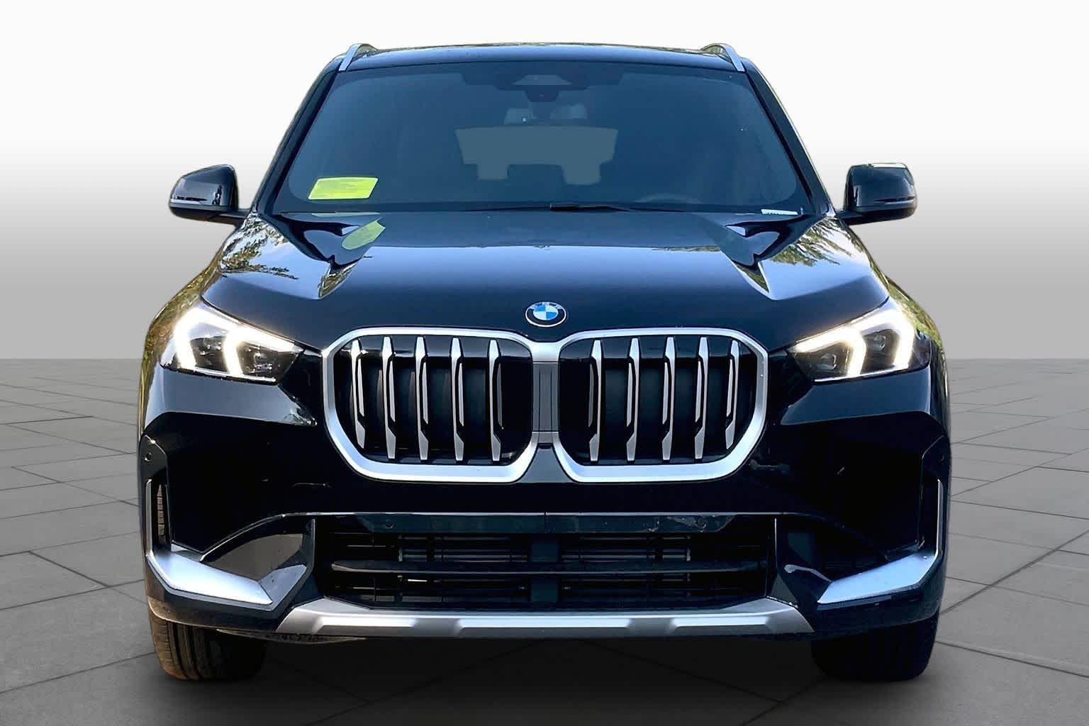 New 2027 Black Sapphire Metallic BMW xDrive28i image 3