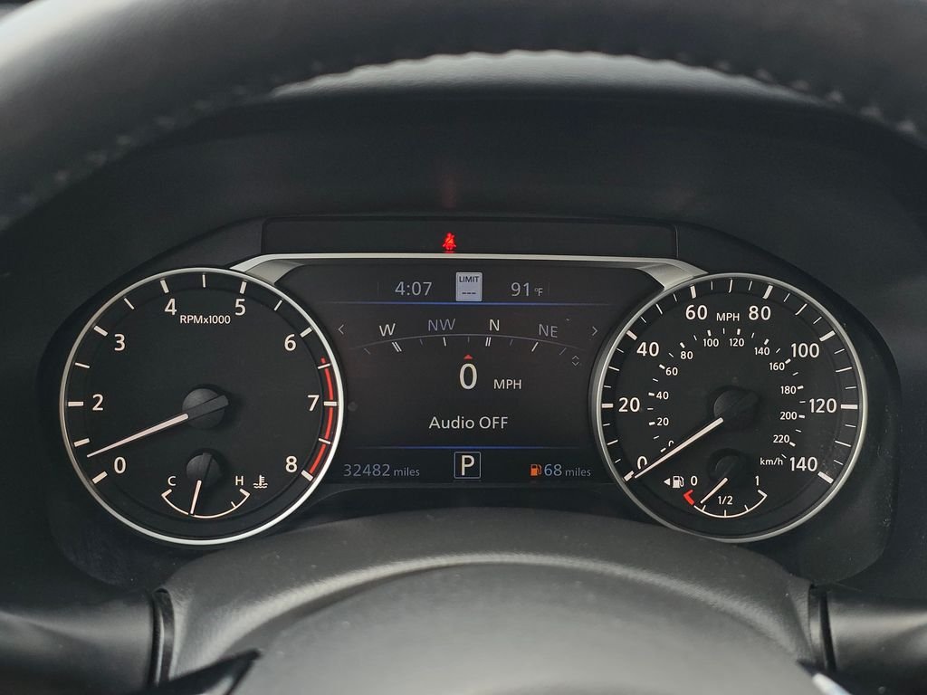 Used 2020 White Nissan 2.5 Platinum image 25