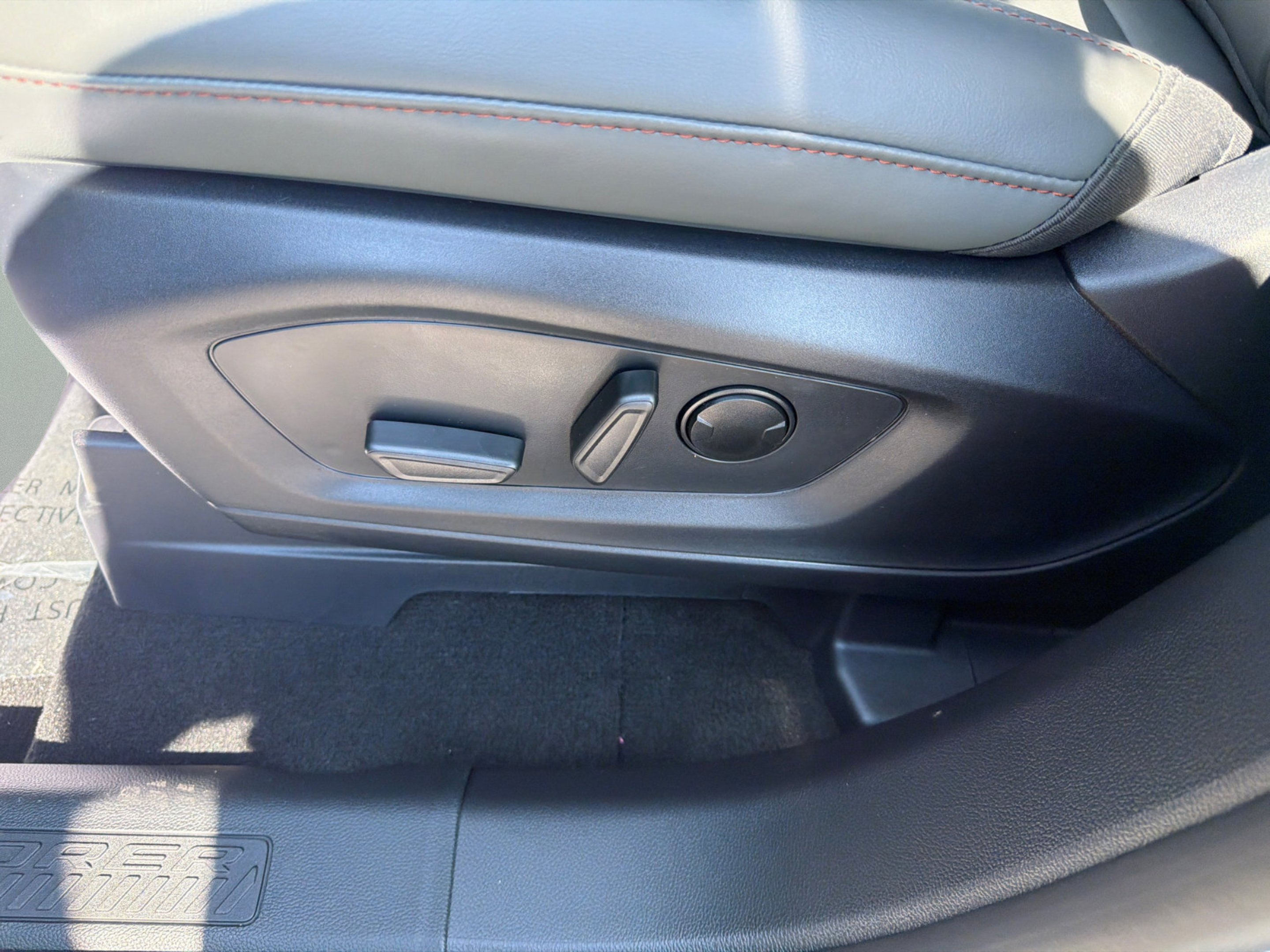 New 2026 Space White Metallic Ford Active image 19
