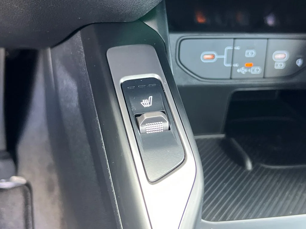 2025 Kia Sorento S - Photo 30