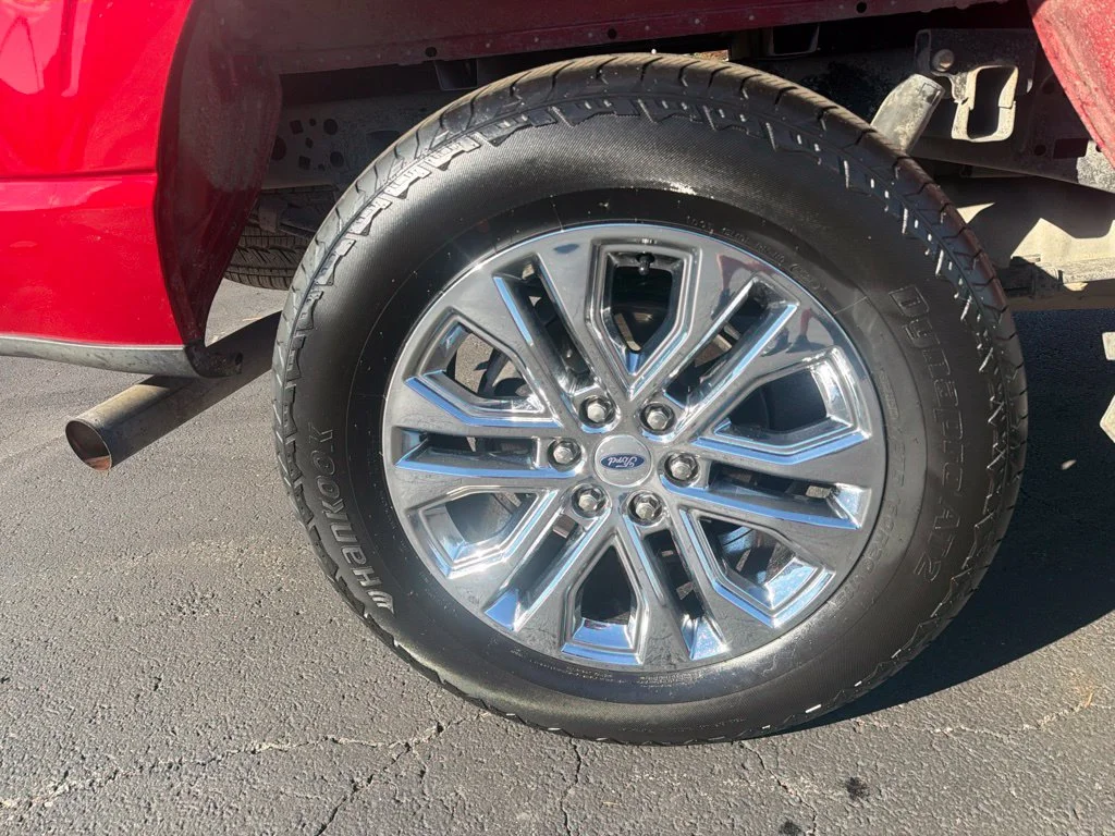 Used 2022 Red Ford XLT image 9