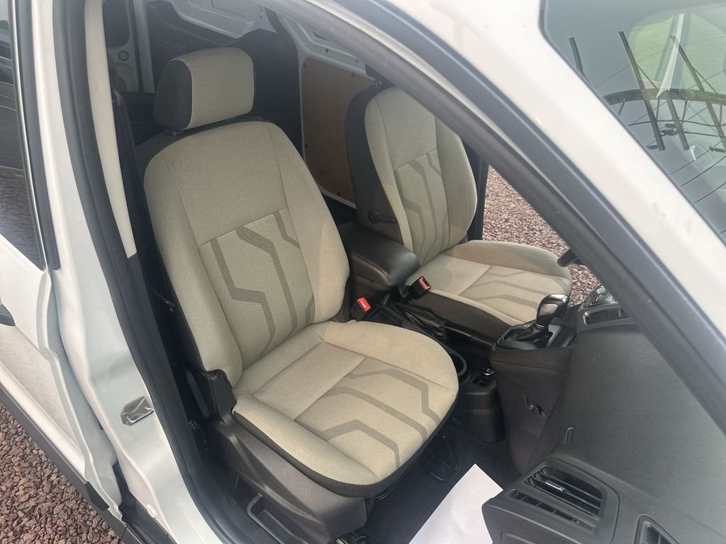 Used 2018 White Ford XLT image 29