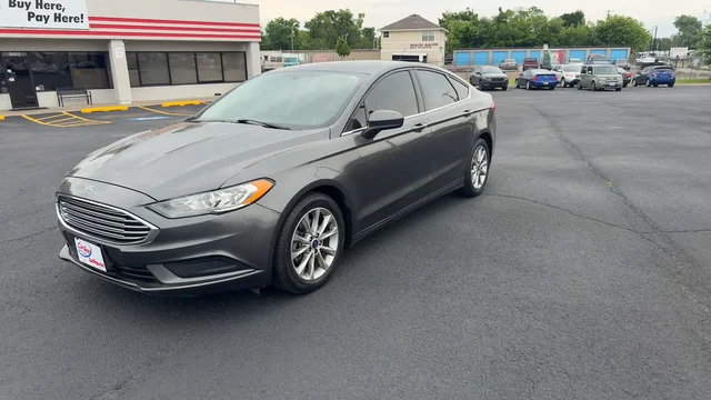 2017 Ford Fusion SE FWD photo