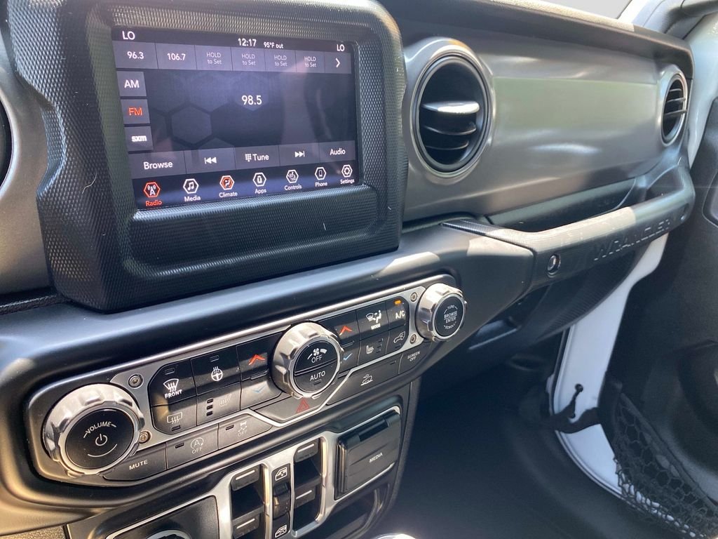 Used 2023 White Jeep Willys image 34
