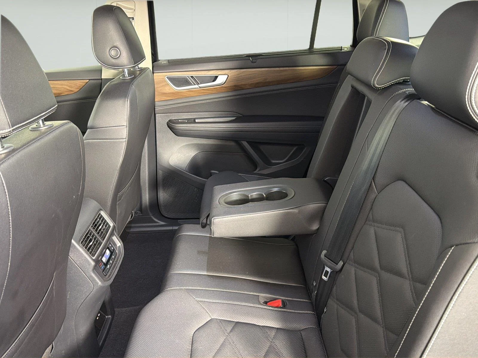 Used 2026  Volkswagen 2.0T SE w/Technology image 14