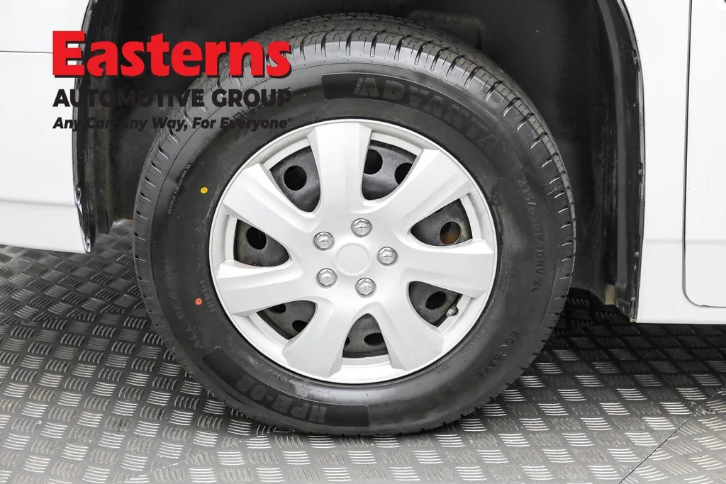 Used 2014 White VPG Taxi image 26