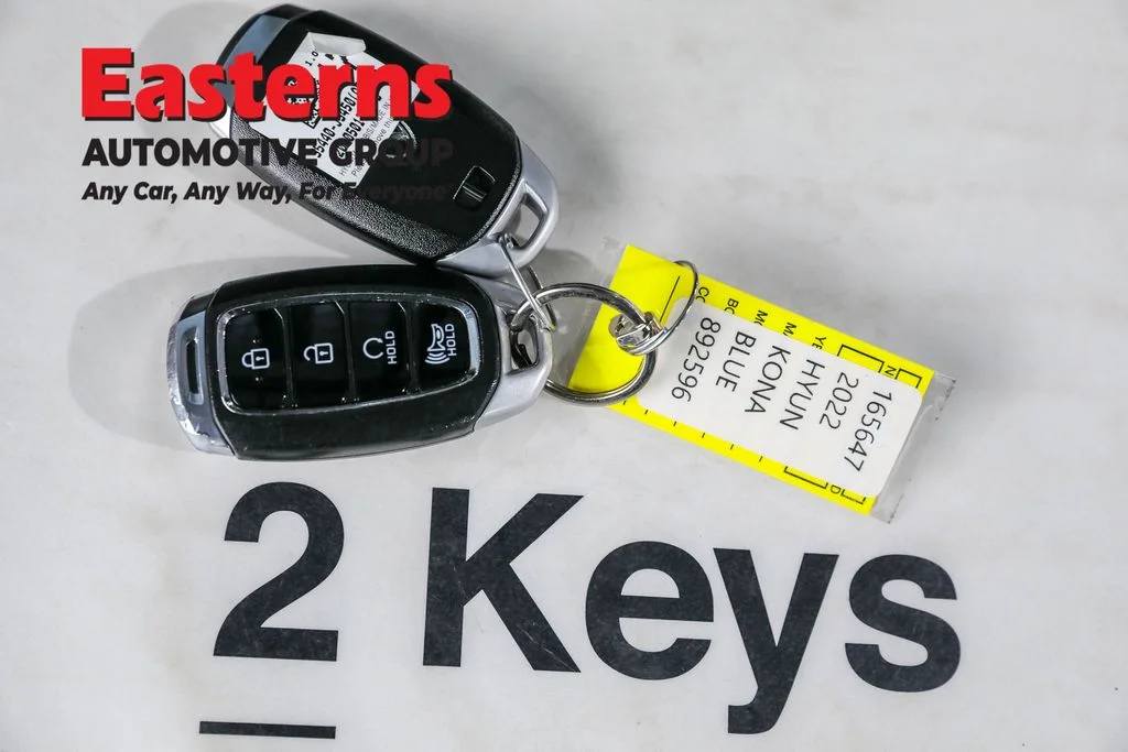 Used 2022 Teal Hyundai SEL image 23