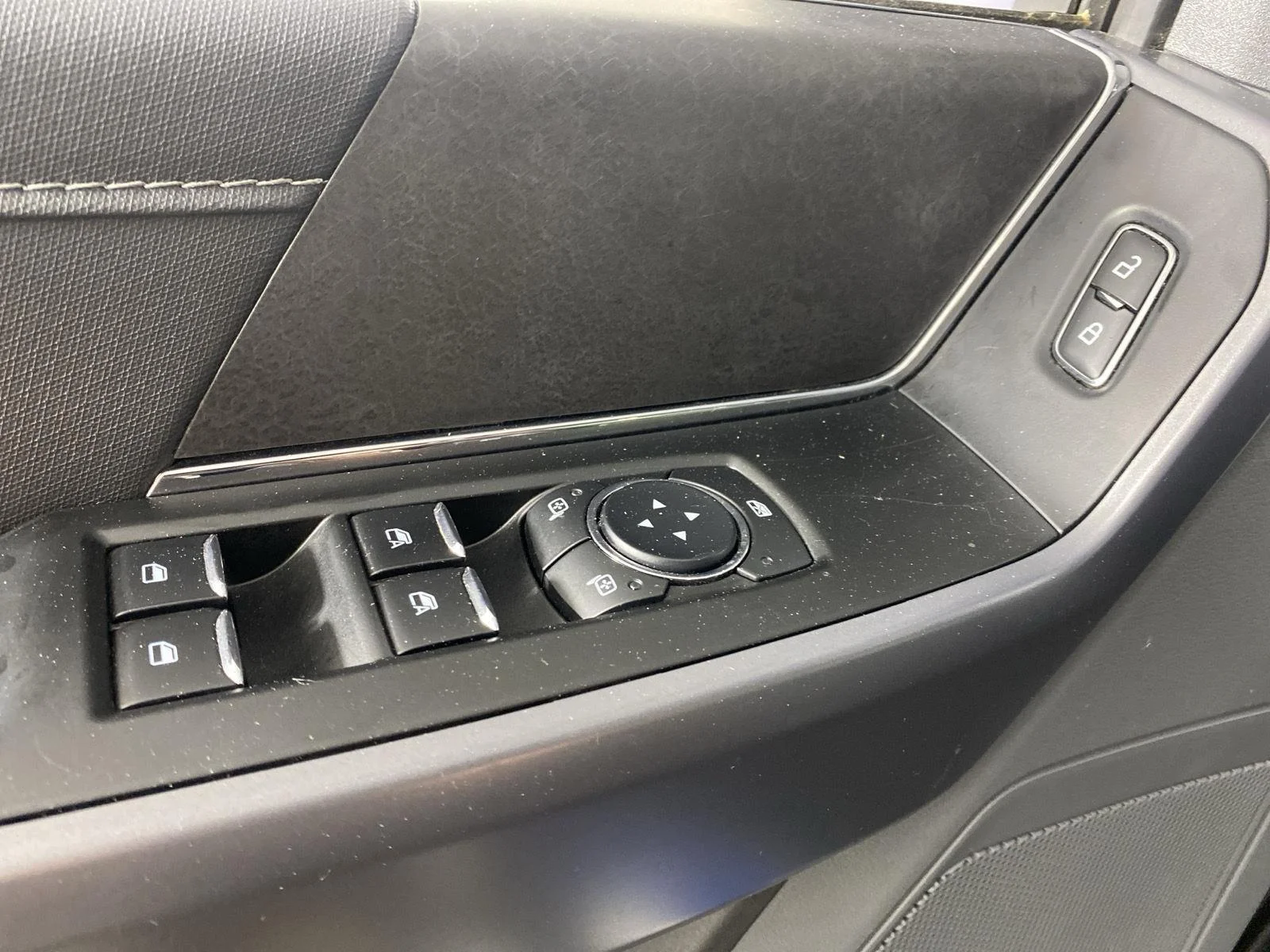 Used 2025 Atlas Blue Ford XLT image 12