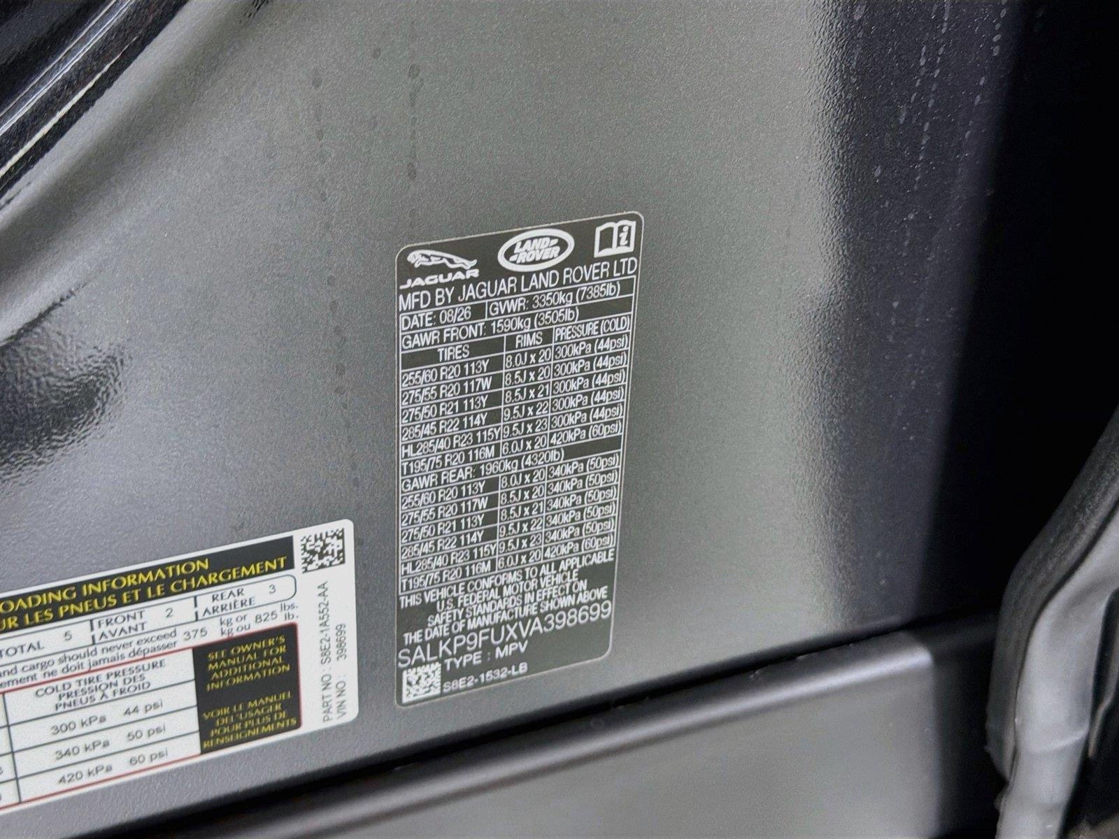 New 2027 Carpathian Grey Land Rover SE image 18