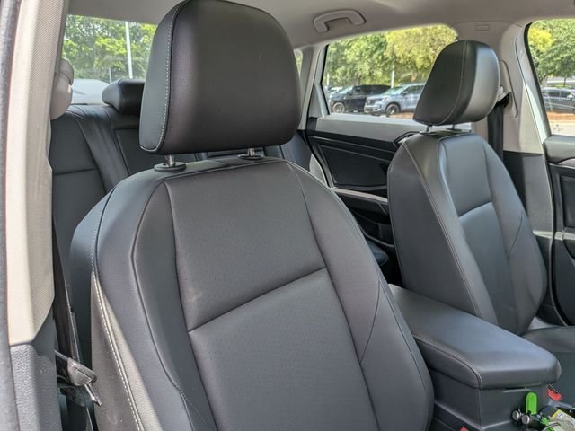 Used 2019 White Volkswagen 1.4T SE image 39