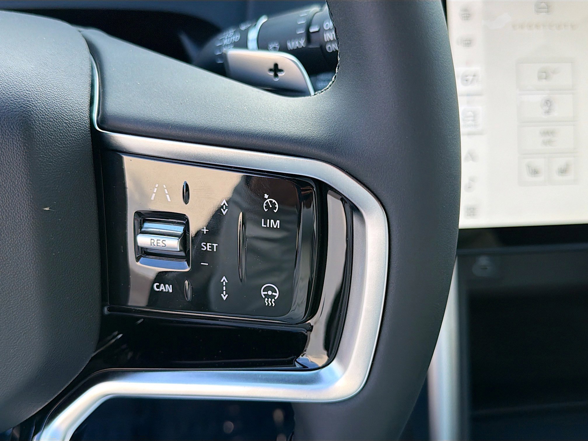 New 2026 Carpathian Grey LAND ROVER  image 38