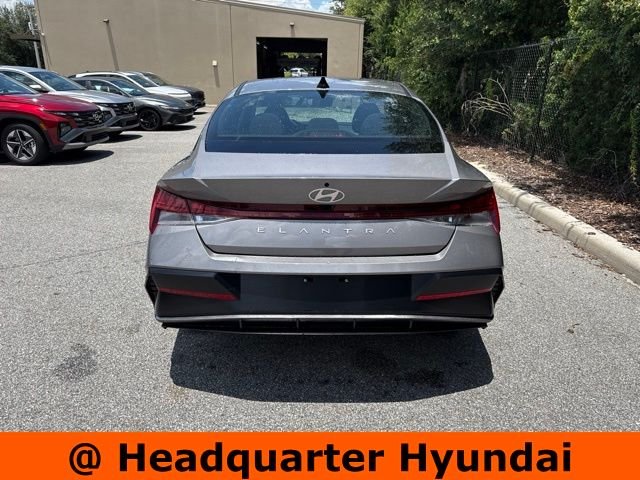 Used 2024 Silver Hyundai SEL image 4