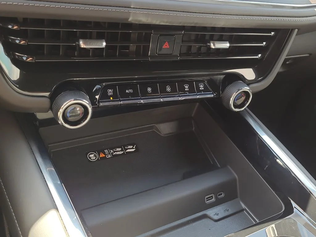 Used 2025 Red Chevrolet Z71 image 30