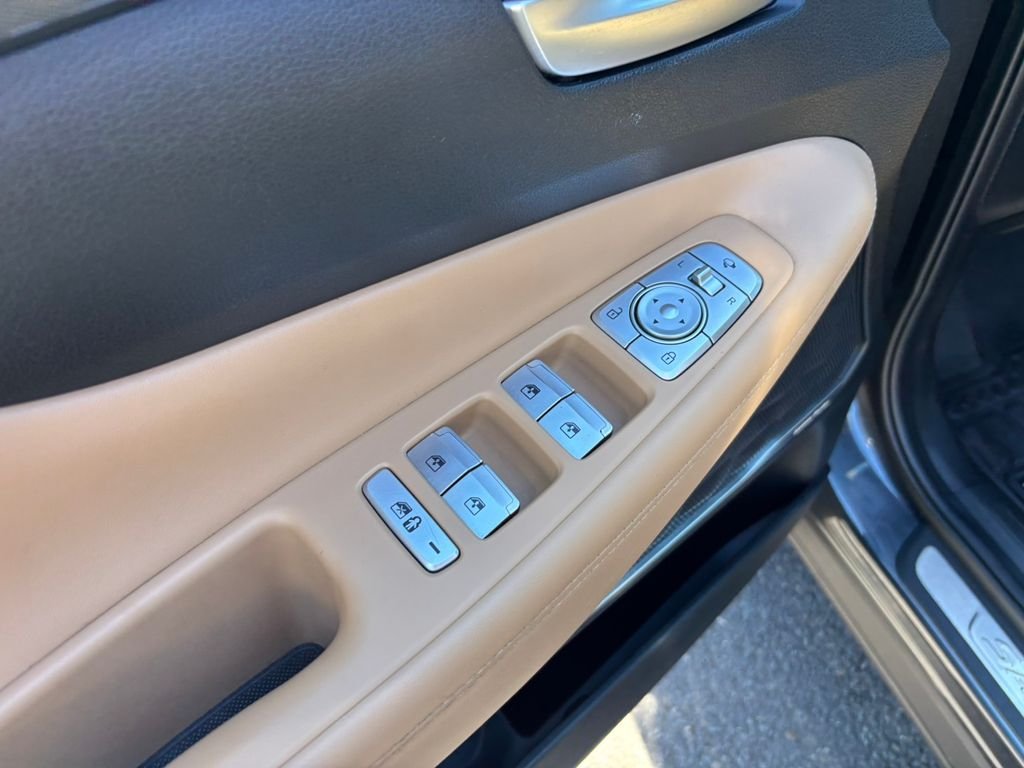 Used 2022 Gray Hyundai Calligraphy image 13