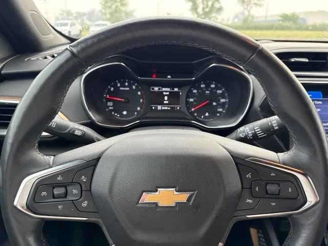 Used 2023 Mosaic Black Metallic Chevrolet ACTIV image 9