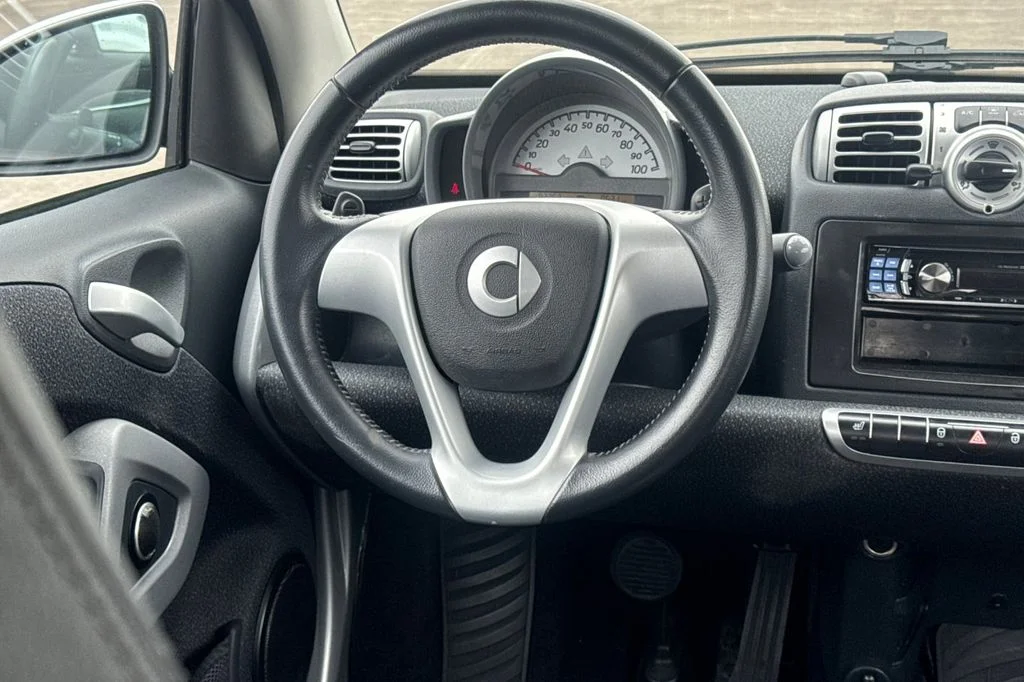 Used 2009 Blue smart Passion image 16