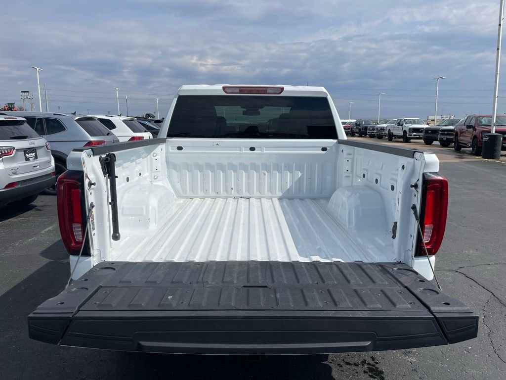 Used 2025 White GMC SLT image 32