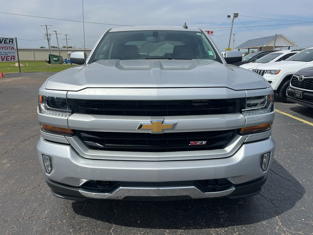 Used 2017 Chevrolet Silverado 1500 LT Z71 with VIN 3GCUKREC2HG465731 for sale in Little Rock