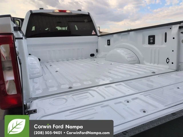 New 2026 Oxford White Ford XLT image 27
