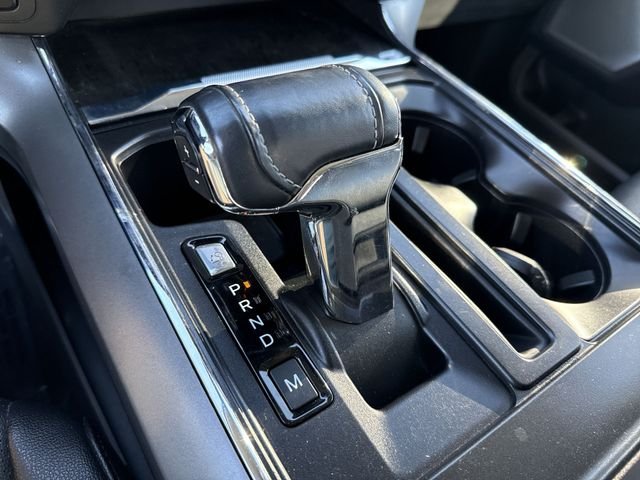 Used 2022  Ford Lariat image 23