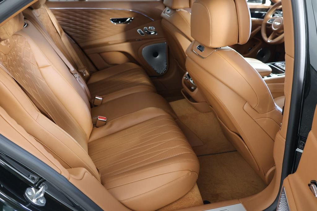 Used 2021 Black Bentley W12 image 22