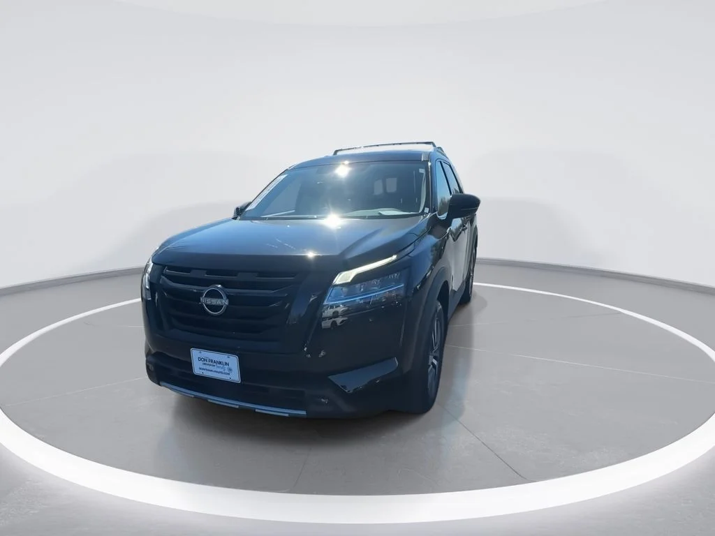 Used 2023 Black Nissan SL image 4