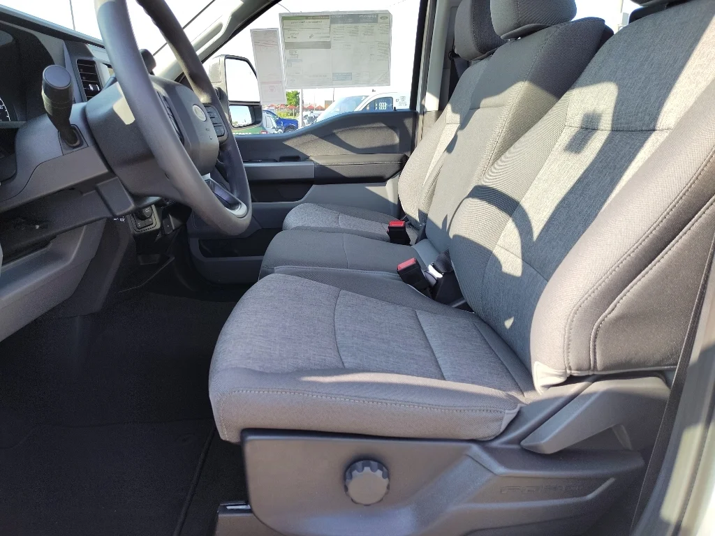 New 2026 Oxford White Ford F-250® XL image 11