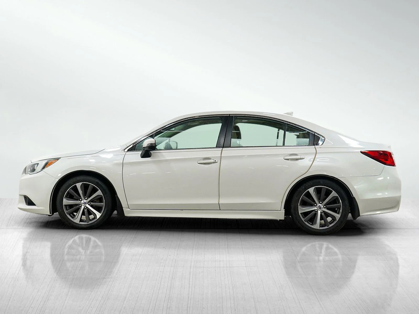 Used 2016 Subaru Legacy 3.6R Limited with VIN 4S3BNEN63G3063896 for sale in Minneapolis, Minnesota