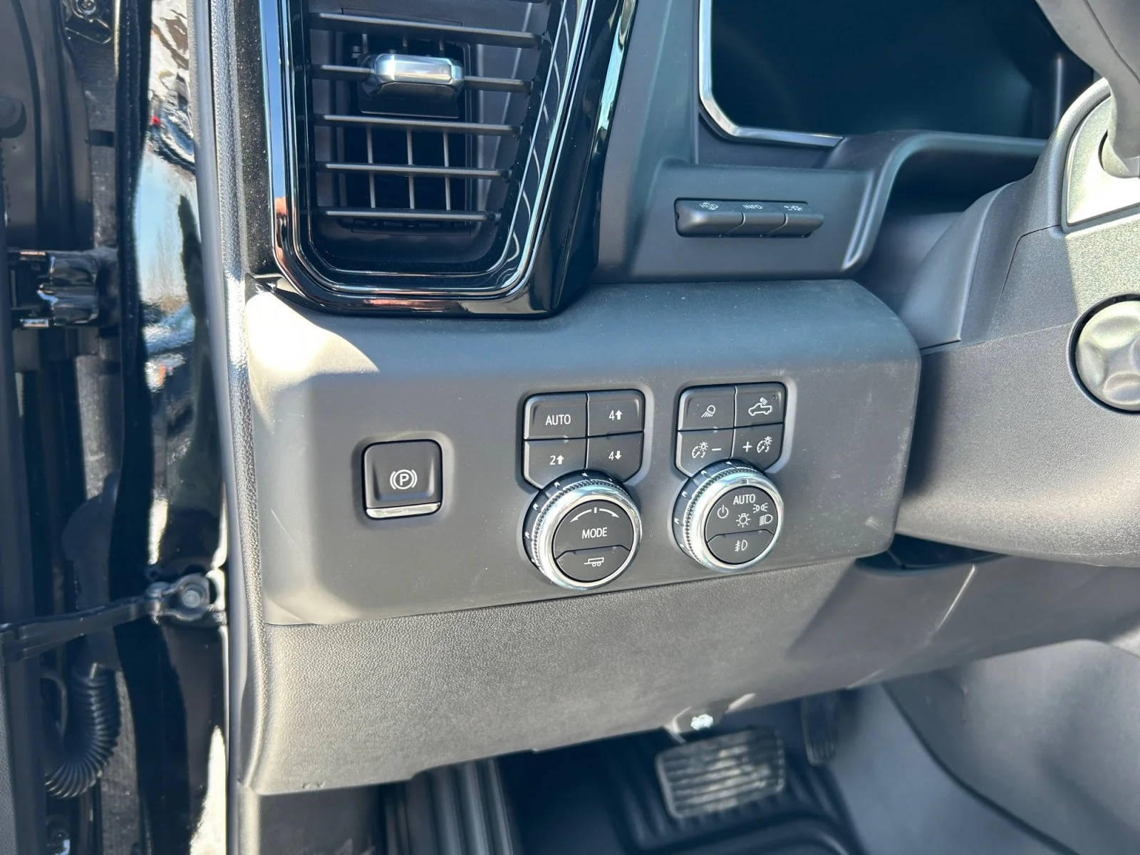 New 2026 Summit White GMC AT4X image 16