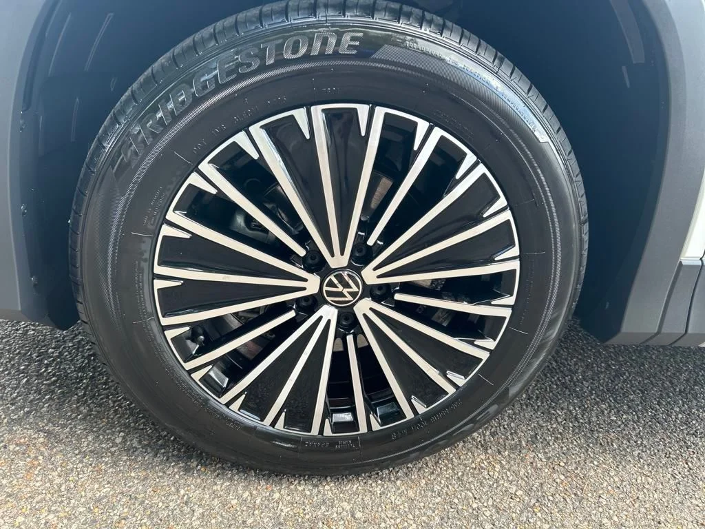 2025 Volkswagen Tiguan S - Photo 11