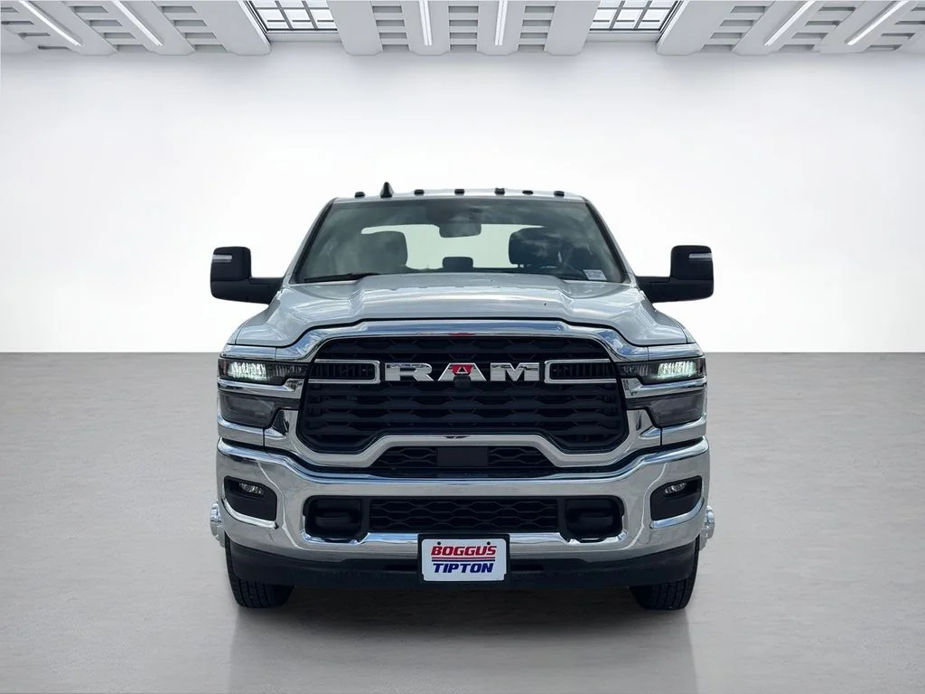 2026 RAM 3500 Chassis Tradesman - Photo 8