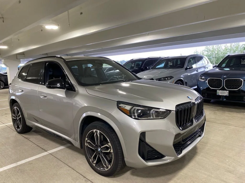 Used 2023 Silver Metallic BMW xDrive28i image 5