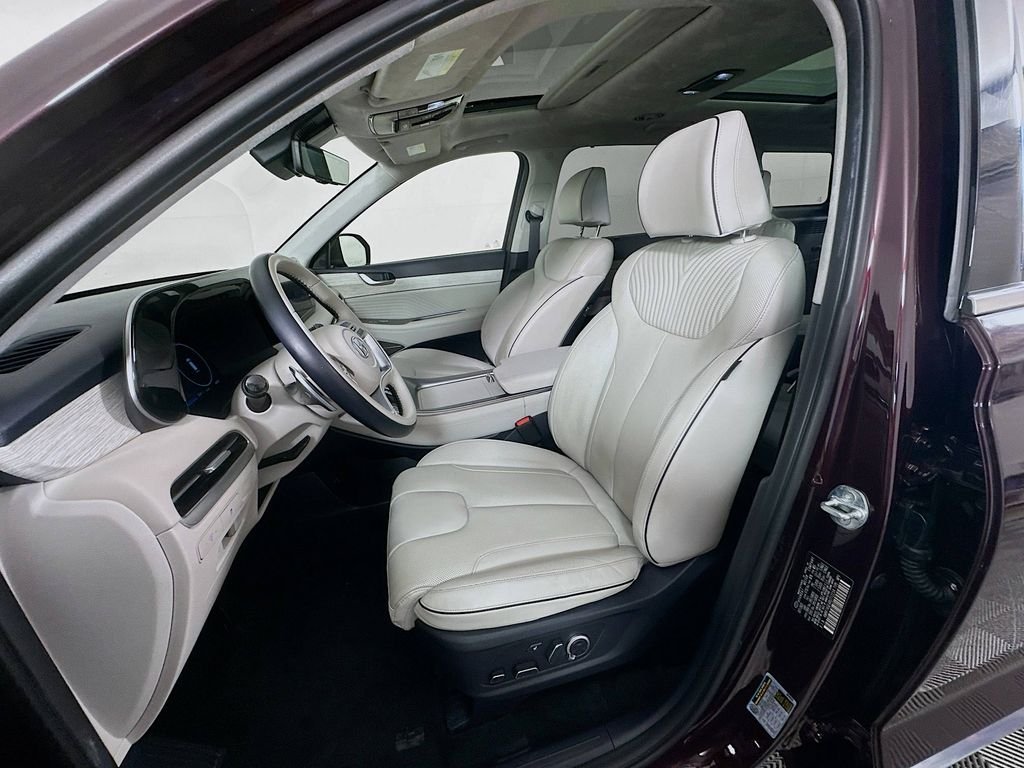 Used 2024 Red Hyundai Calligraphy image 21