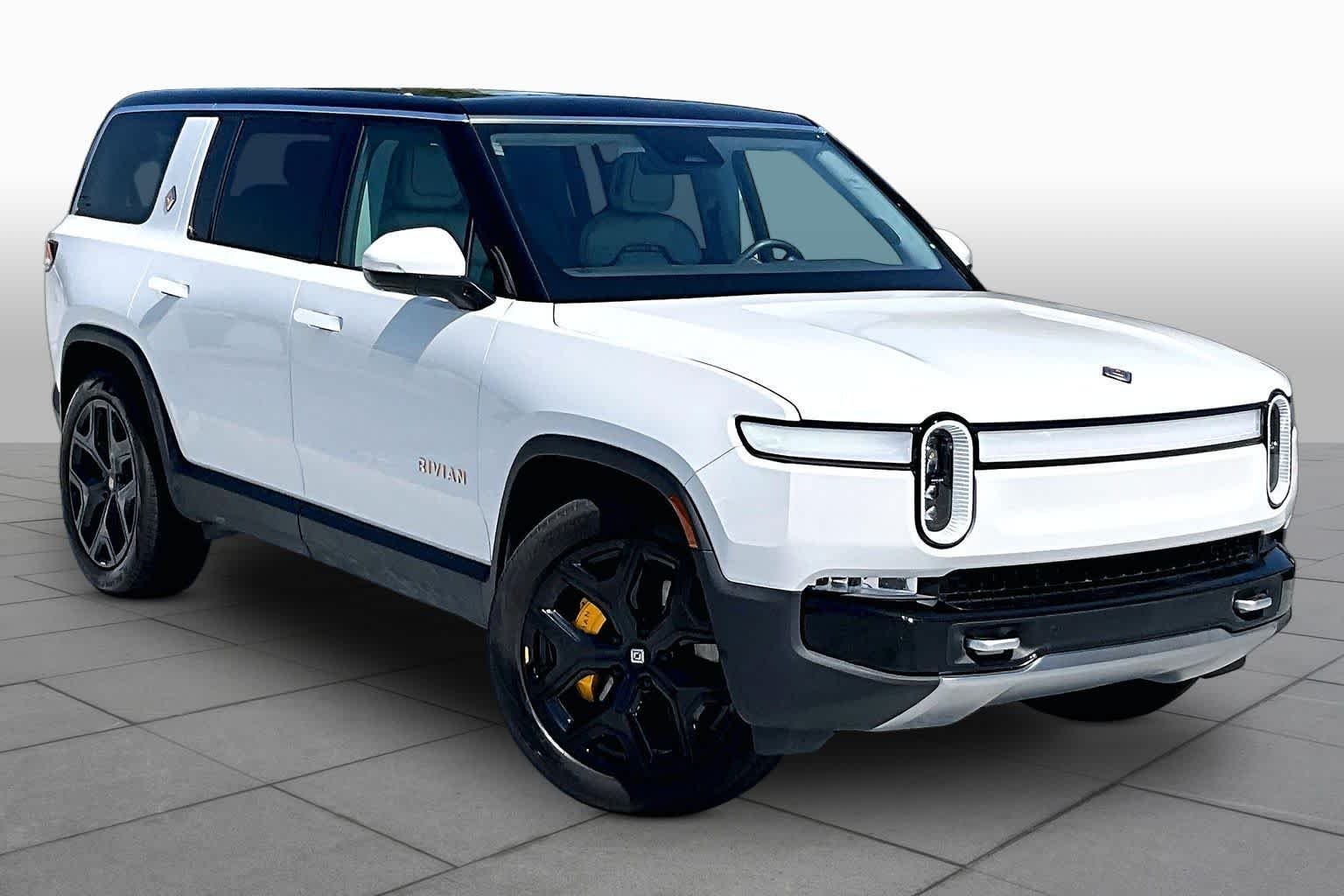Used 2024 Glacier White Rivian Adventure image 2