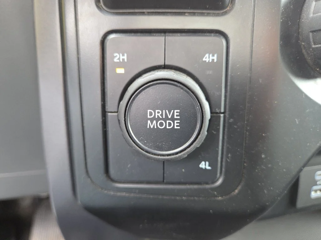 Certified Used 2023 Oxford White Ford XLT image 11