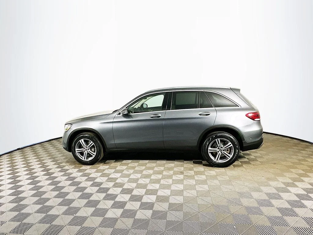 Used 2022 Gray Mercedes-Benz GLC 300 image 2