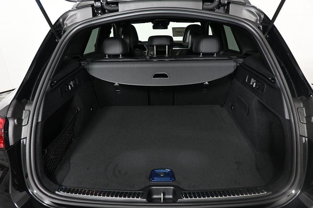 New 2026 Obsidian Black Metallic Mercedes-Benz GLC 300 image 30