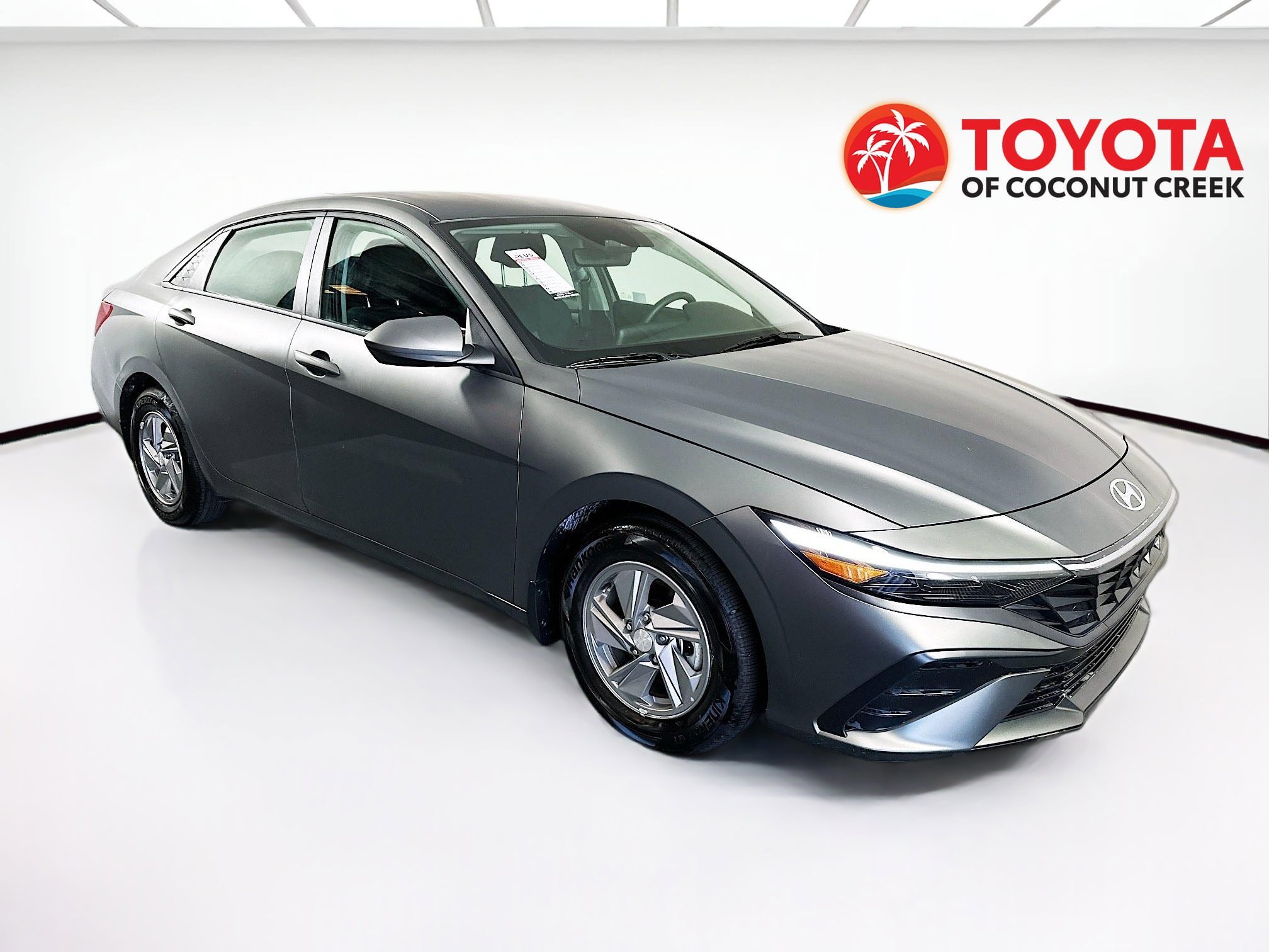 2025 Hyundai Elantra thumbnail 3