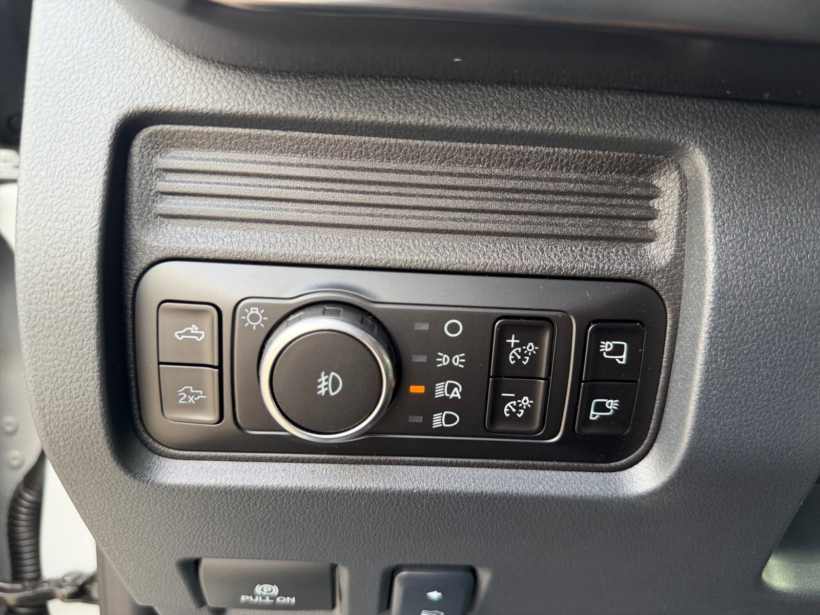 New 2026 Avalanche Ford LARIAT image 25